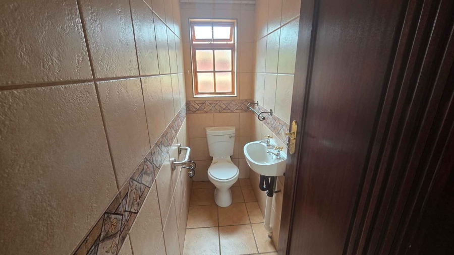 To Let 1 Bedroom Property for Rent in Pentagon Park Free State